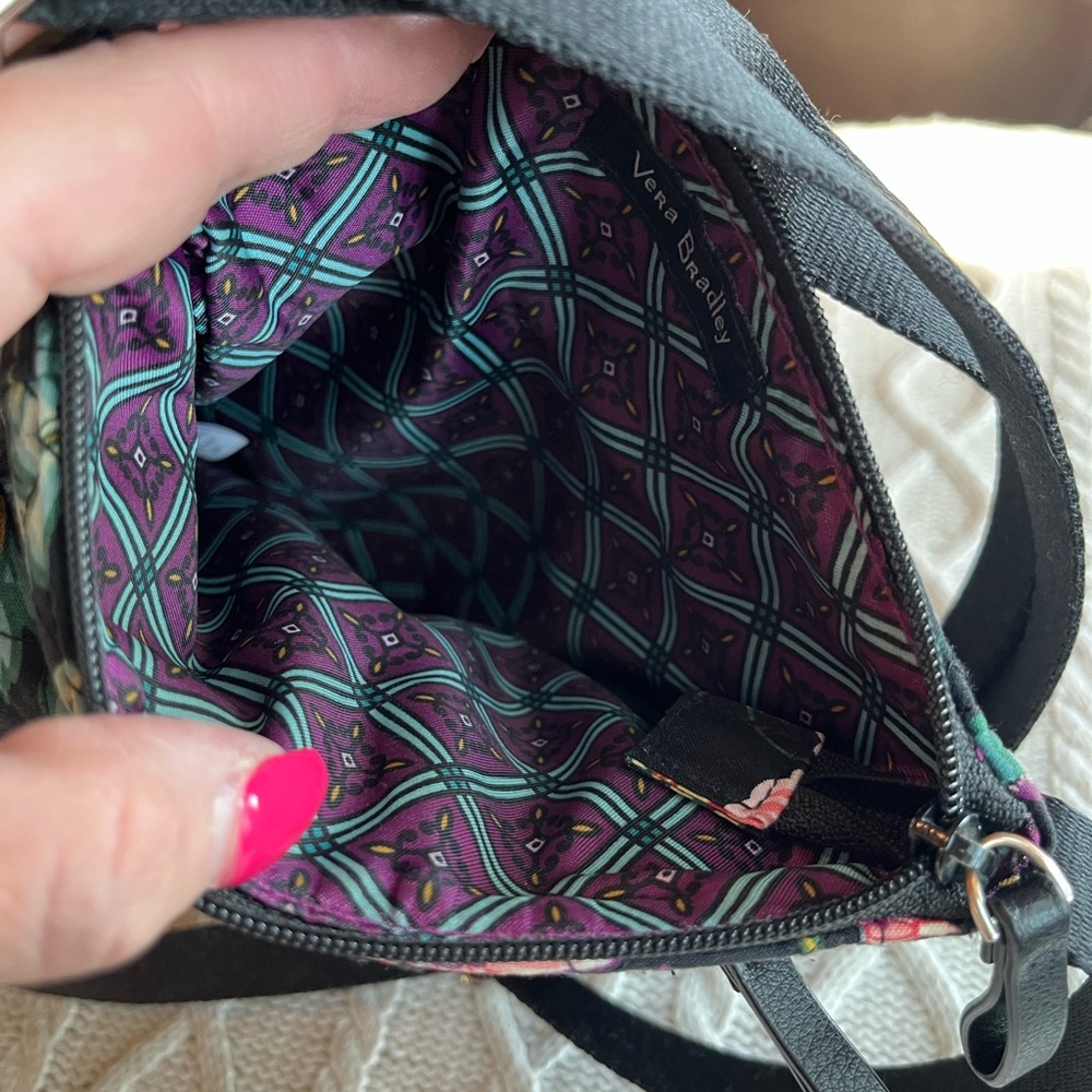 Vera Bradley Small Crossbody Floral credit card compartments - Picture 11 of 16